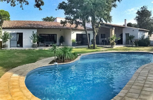 Uchaux House | Pet friendly home in Uchaux