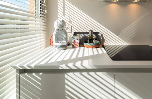 Gava Apartment | Pet-Friendly Ocean View Apartment Renovated with Sea View, Pool, Wi-Fi, A/C, Terrace & Garden