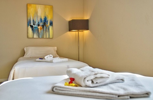 Lahonce Hotel | Pet-Friendly Suite 5.8 Miles to LUMINISCENCE Bayonne Attraction