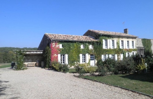 Les Salles-De-Castillon House | Petit Gite de la Mondette