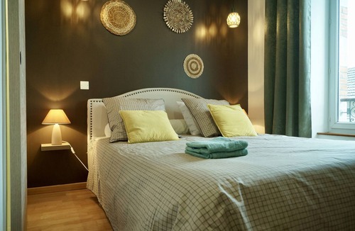 Chataigneraie Cantalienne Apartment | Petit Hôtel Rural au Bord de la Cère