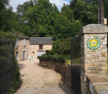 Lacaze House | Petit presbytère st michel de léon