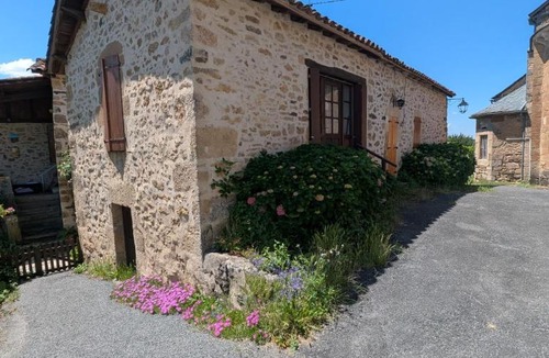 Sonnac Apartment | Petit studio paisible au cœur du village