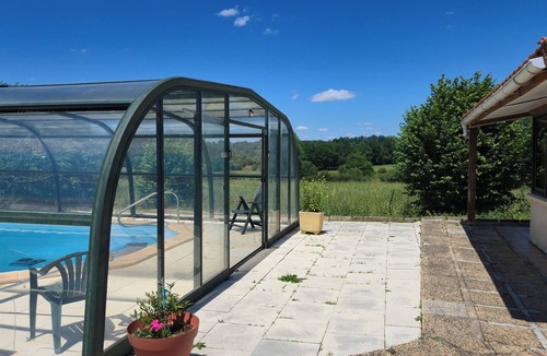 Flayat House | Petite Maison de Campagne Avec Piscine Couverte et Chauffée