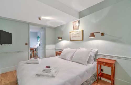 Saint-Thomas-d'Aquin Apartment | Pick A Flat's Apartments in Saint Germain - Paul-Louis Courier