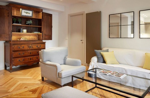 Antiguo Apartment | Playa de Ondarreta 3 by FeelFreeRentals