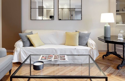 Antiguo Apartment | Playa de Ondarreta 3 by FeelFreeRentals
