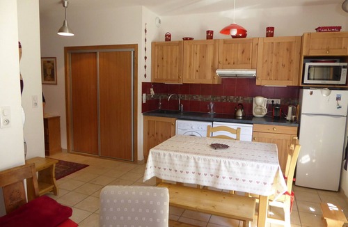 Pralognan-la-Vanoise Apartment | Pleasant 3-room apartment with garden, close to the center