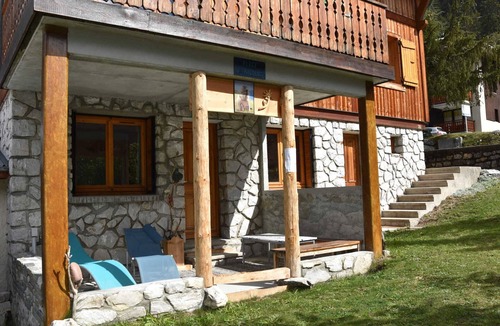 Pralognan-la-Vanoise Apartment | Pleasant garden-level apartment in chalet, pets allowed, for 3 people