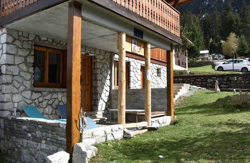 Pralognan-la-Vanoise Apartment | Pleasant garden-level apartment in chalet, pets allowed, for 3 people