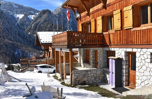 Pralognan-la-Vanoise Apartment | Pleasant garden-level apartment in chalet, pets allowed, for 3 people