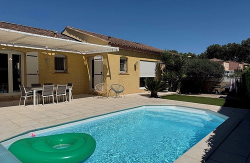 Meze House | Pleasant vacation home with pool in MEZE