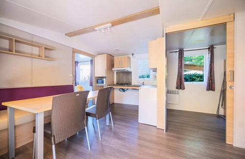 Saint-Laurent-de-Medoc House | "PMR" Mobile Home: 2 bedrooms, sleeps 4