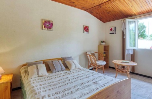 Jau-Dignac-et-Loirac House | Pontac-Gadet 2 by Interhome