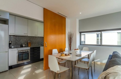 Poblenou Apartment | Pool, Terrace & Beach Vibes in Poblenou