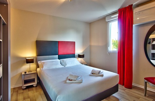 Lahonce Hotel | Près de l'Aéroport | Chambre Cozy | Parking+Wifi