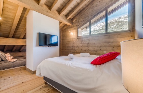 Les Boisses Apartment | Premium 4* Apartment Ski-in/Ski-out with SPA and Parking