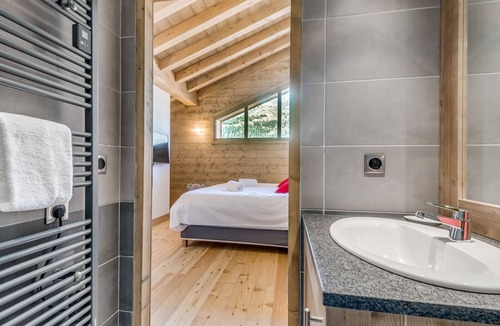 Les Boisses Apartment | Premium 4* Apartment Ski-in/Ski-out with SPA and Parking