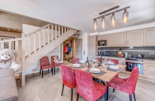 Les Boisses Apartment | Premium Duplex Apartment 4* - 8 ppl, Ski-in/Ski-out, Parking, Pool