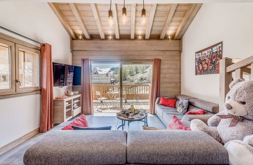 Les Boisses Apartment | Premium Duplex Apartment 4* - 8 ppl, Ski-in/Ski-out, Parking, Pool