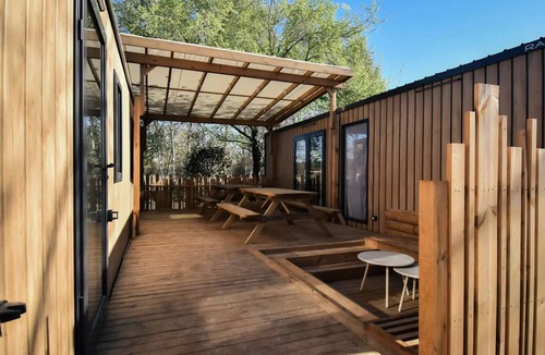Sanguinet House | Premium Tribu for 10 People