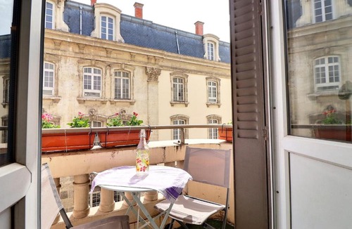 Marechal Lyautey - Vitton Apartment | Premium Two-Bedroom Apartment with Balcony and Secure Parking Lyon 6th