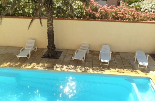 Saint-Hippolyte Apartment | Pretty T2 with swimming pool and beach 50 metres away