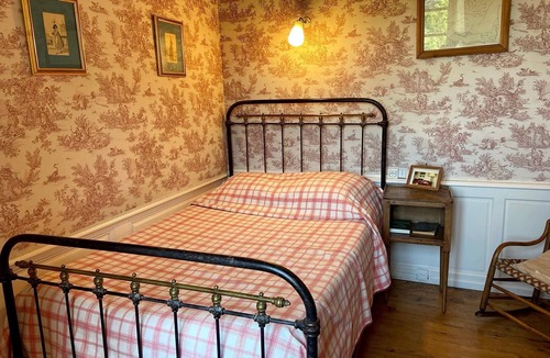Saint-Martin-sous-Vigouroux Bed & Breakfast | Princesse d’Harcourt Guest Room