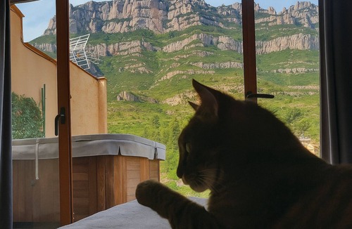 Monistrol de Montserrat Apartment | Private penthouse with jacuzzi, terrace and Montserrat views