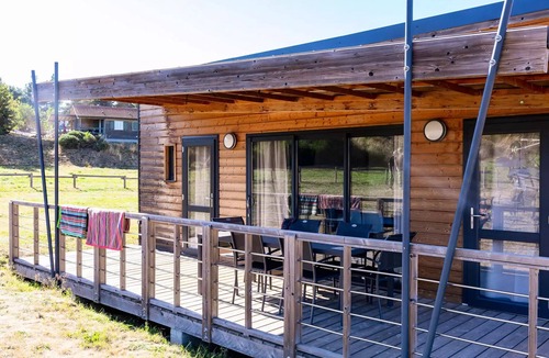 Chastanier Ski Chalet | Privilege Cottage: 2 bathrooms, 2 toilets, sleeps 6