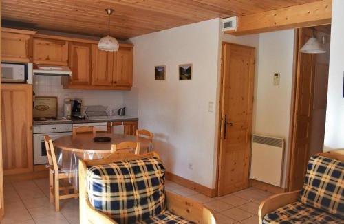 Champagny-en-Vanoise Apartment | Proche télécabine - Terrasse et animaux acceptés - FR-1-464-128