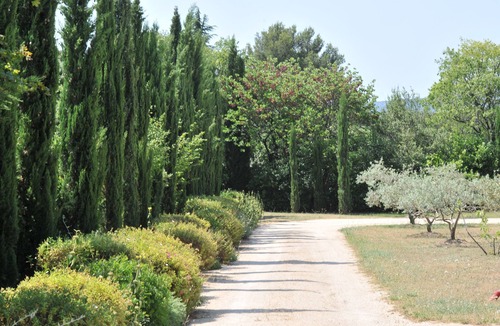 Merindol House | Property with great character, beautiful gardens and a fantastic swimming pool