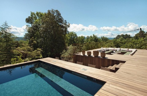 Saint-Saturnin-les-Apt House | Provençal charm with friends or family. Just a stone's throw from Gordes and Roussillon.