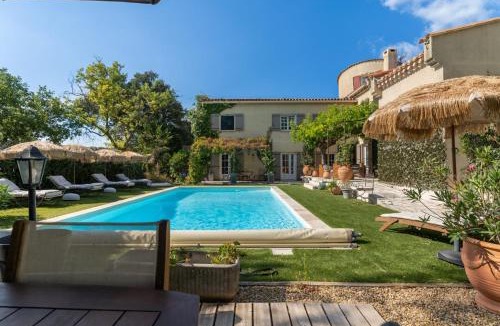 Vernegues House | Provencal bastide with heated pool near Alpilles and Luberon