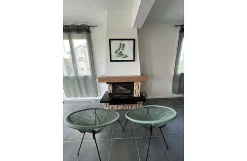 Saint-Etienne-de-Fontbellon House | Quiet house 150m2 Renovated in 2022, garden, air conditioning
