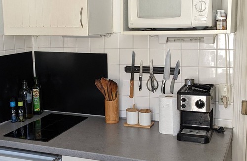 Vernier Apartment | Quiet and bright three minutes from shops and streetcar
