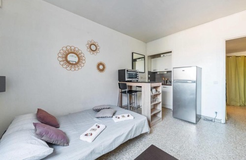 Saint-Victor Apartment | Quiet and luminous studio near Marseilles Old Port Welkeys