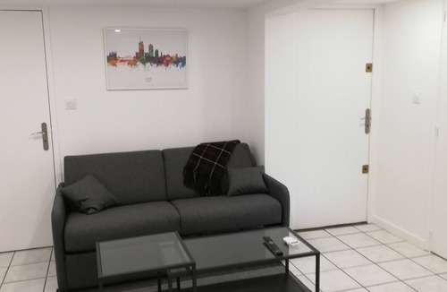 Mermoz Apartment | Quiet apartment close to amenities