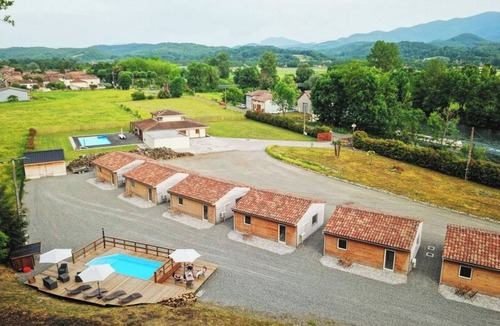 Prat-Bonrepaux Ski Chalet | . Quiet cottages