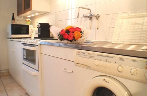 5th Arrondissement Apartment | Quiet, newly decorated apartment in Paris left bank, right at the park