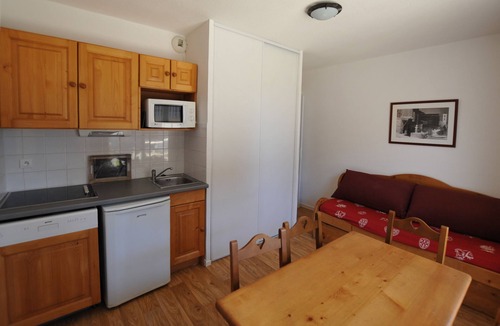 Besse-et-Saint-Anastaise Apartment | Résidence le bois de la reine - 2-room apartment 2/4 persons