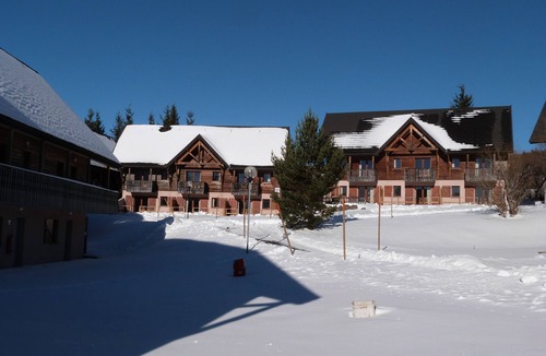 Besse-et-Saint-Anastaise Apartment | Résidence le bois de la reine - 3-room duplex apartment with cabin for 6/8 people