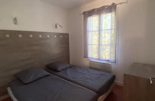 Sainte-Cecile-les-Vignes Apartment | Résidence le relais
