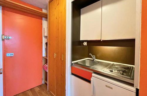 Les Menuires Apartment | Résidence Chaviere - studio 2 pers au pied des pistes ideal couple MAE-6124