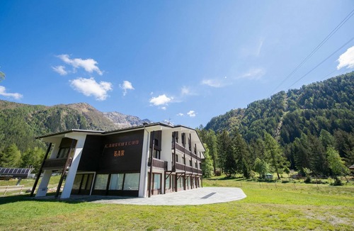 Chamonix-Mont-Blanc Apartment | Résidence Devouassoux I ski in/ski out, Argentière (Chamonix), France
