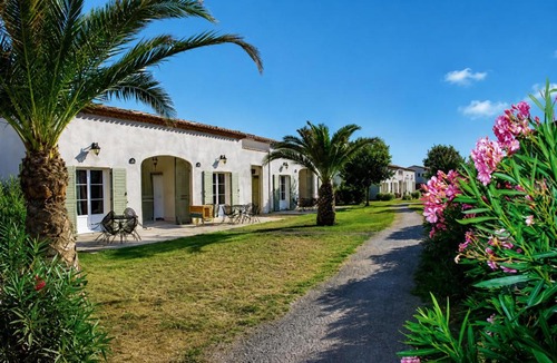 Gallargues-le-Montueux Resort | Résidence Jasses de Camargue