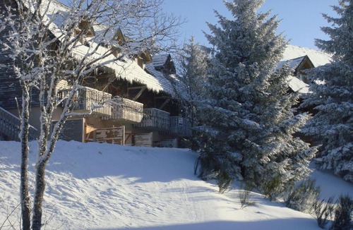 Besse-et-Saint-Anastaise Apartment | Résidence Le Bois de la Reine
