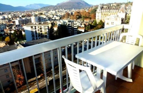 Aix-les-Bains Apartment | Résidence Le Cheverny - Agréable logement proche verdure, très belle vue dégagée ! MAE-7654