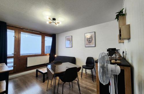 La Mongie Apartment | Résidence Le Tourmalet - maeva Home - Studio 4 personnes 1 coin cabine skis aux pieds vue montagne MAE-4033