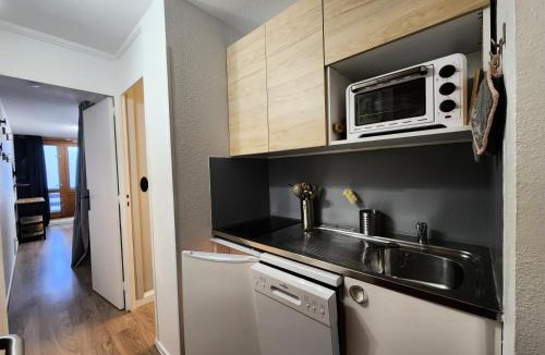 La Mongie Apartment | Résidence Le Tourmalet - maeva Home - Studio 4 personnes 1 coin cabine skis aux pieds vue montagne MAE-4033